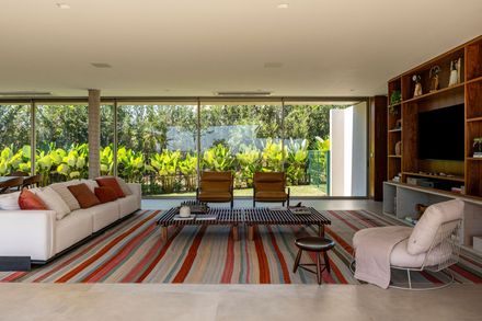 Swing House