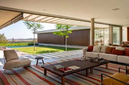 Swing House