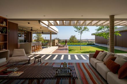 Swing House