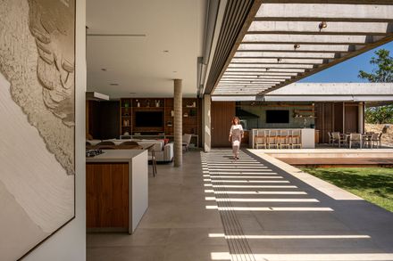 Swing House