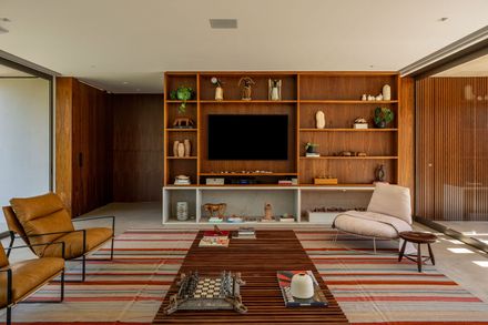 Swing House