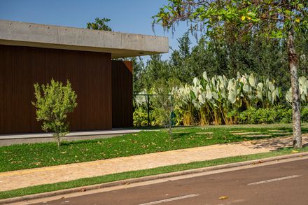 Swing House