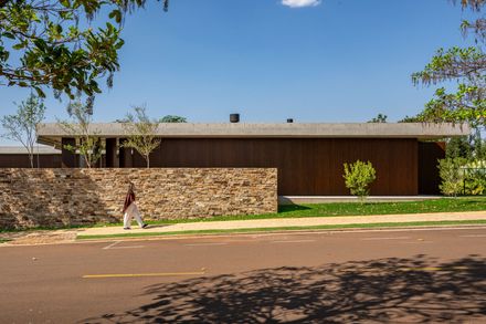 Swing House
