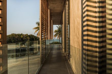 Van der Vlugt Residence