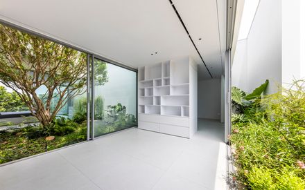 F10 House