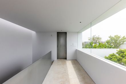 F10 House