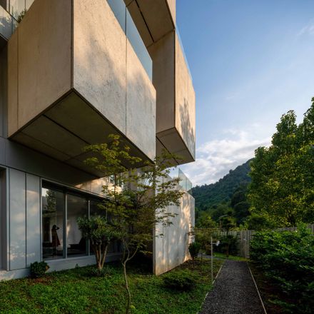 Double Side House
