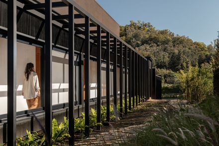 Entremontes House