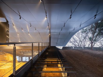 Jingzhou City Wall Archaeological Site Exhibition Pavilion