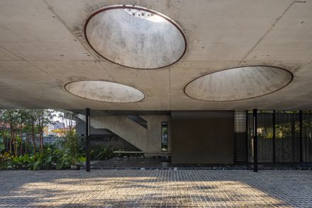Tropical Shift House