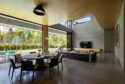 Tropical Shift House
