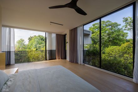 Tropical Shift House
