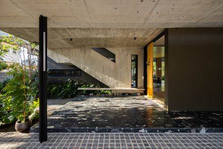 Tropical Shift House