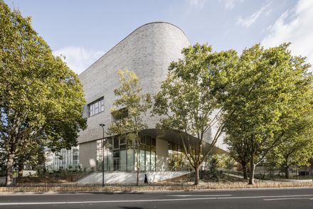 Marie-José Pérec Sports Complex