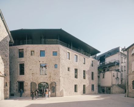 La Manufacture Cultural Center