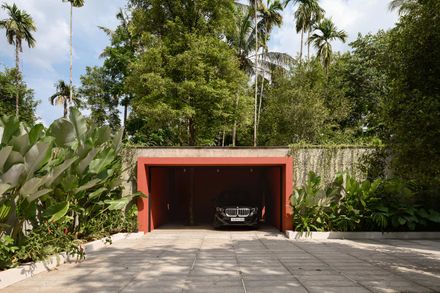 Mriya - The Red House