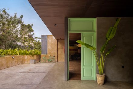 Living Continuum Studio And House