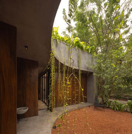 Living Continuum Studio And House