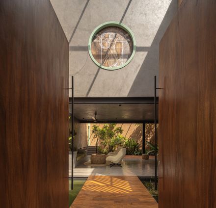 Living Continuum Studio And House