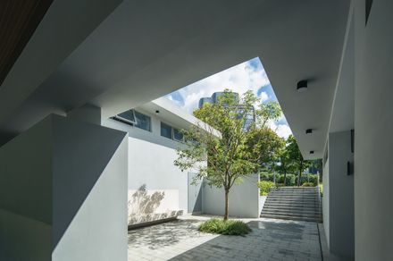 Three Service Pavilions Of Guiwan Park