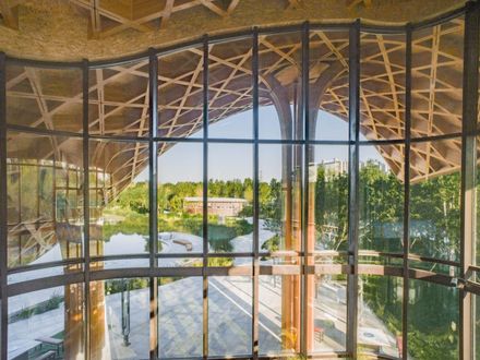 Lakeside Restaurant At Silk Road Friendship Park