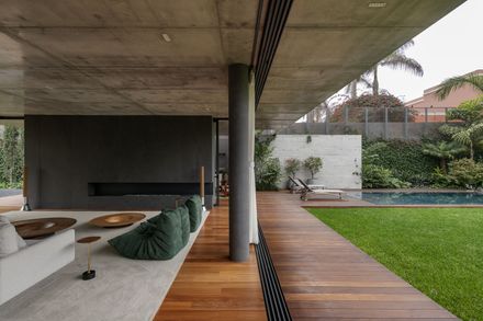 Trama House