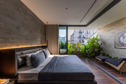 V House