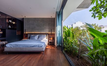 V House