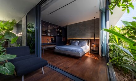 V House