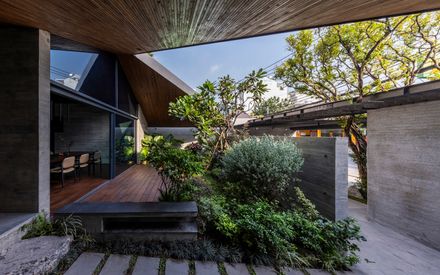 V House