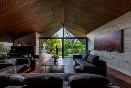 V House