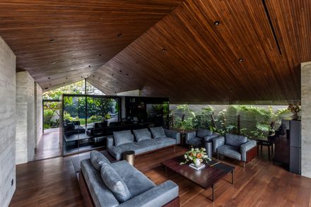 V House
