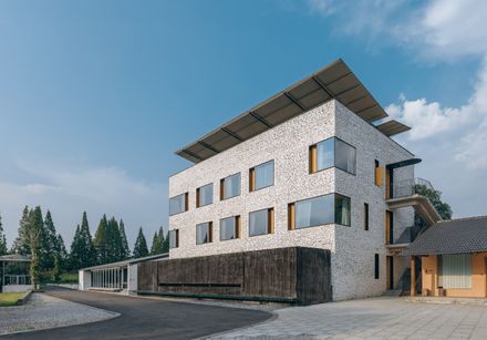 Mine Resort · Hill