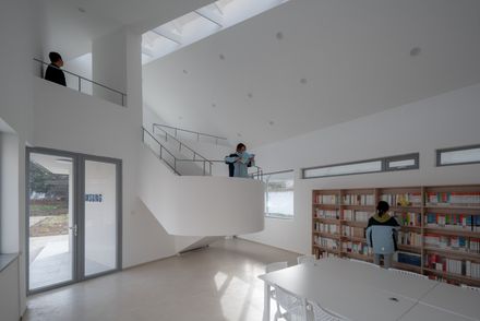 Samsung Library No. 3, Supported By The Shaanxi Hope Project