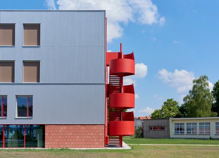 De Nova Secondary School