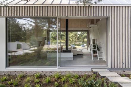Kownatki Lake House