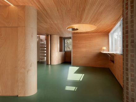 Reinterpreting A 50-year-old Building In Myeongnyun-dong