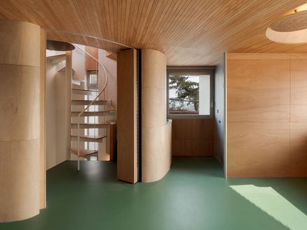 Reinterpreting A 50-year-old Building In Myeongnyun-dong