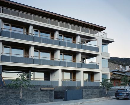 Kawagebo Snow Mountain Hotel