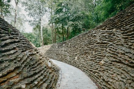 Warsaw Uprising Mound