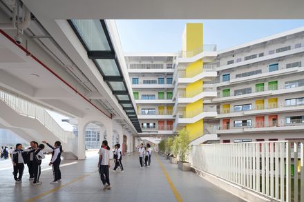 Shenzhen Longhua Foreign Languages School (Fucheng Campus)