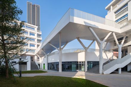 Shenzhen Longhua Foreign Languages School (Fucheng Campus)