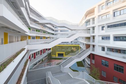 Shenzhen Longhua Foreign Languages School (Fucheng Campus)