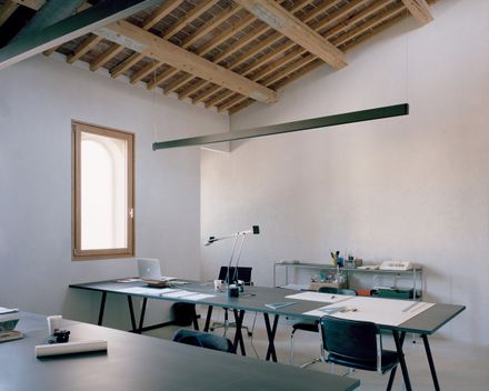 Vis-à-Vis Venetian Villa