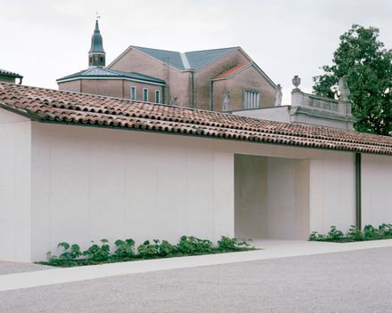 Vis-à-Vis Venetian Villa