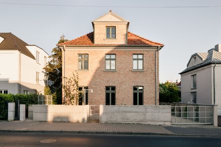P81 House
