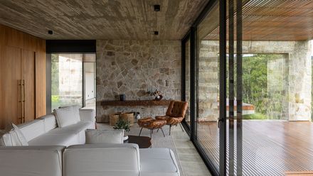 Casa Entre Peraus