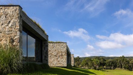 Casa Entre Peraus