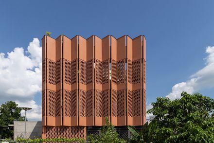 Creative Usage Of Bricks & Earth