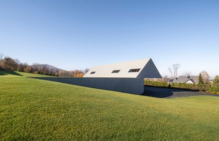 Yaw House